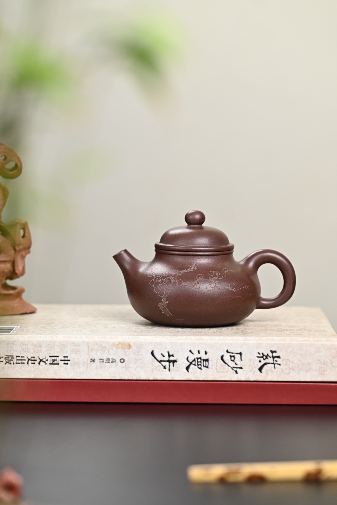 超安い 聚寶堂】宋時代 汝窯 描金詩文多嘴壺 J-126（汝窑御题诗六方瓶 宋